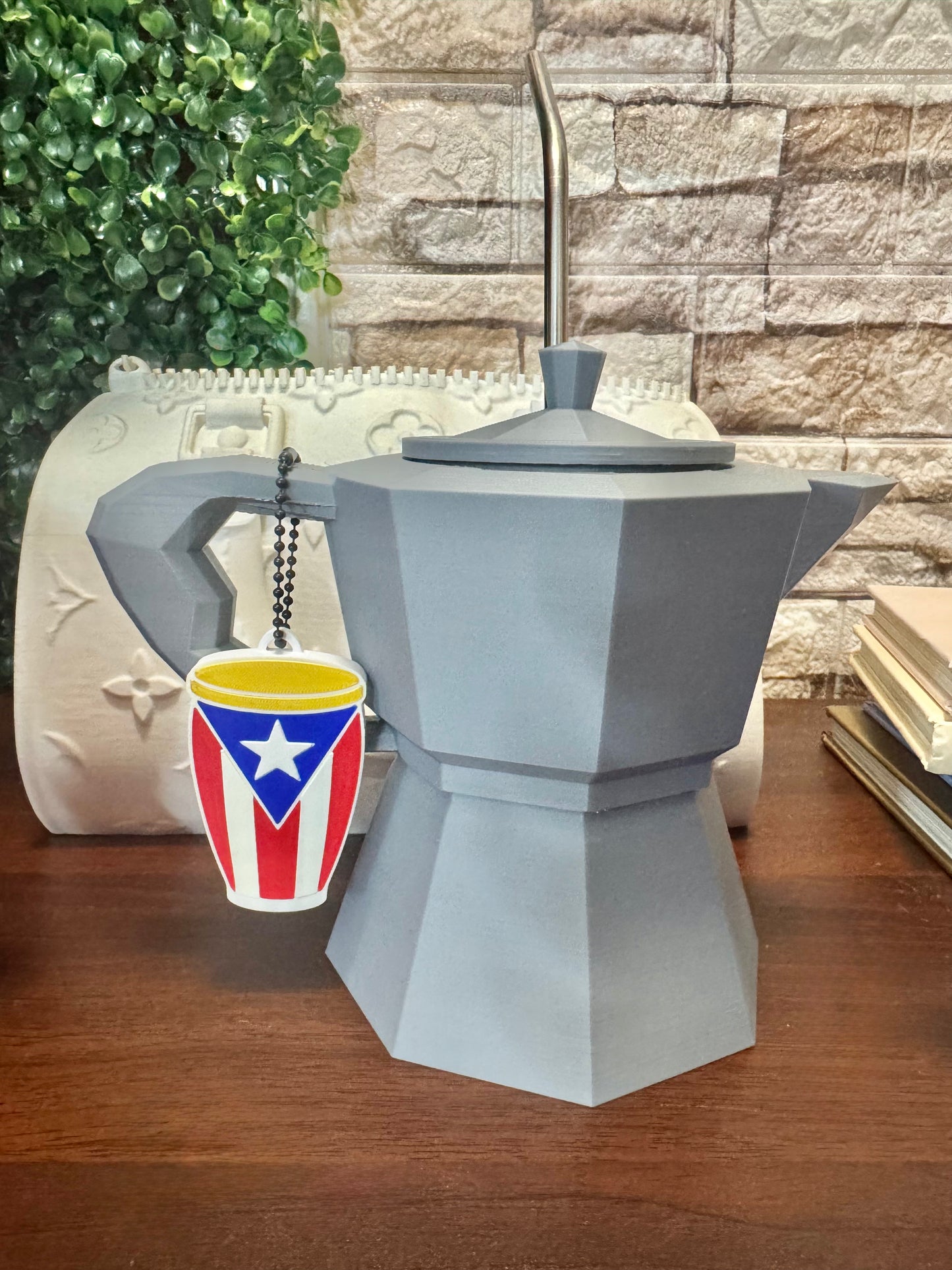 Greca Style Can Holder for 12 oz Cans | Dominican Republic, Puerto Rico & Cuba