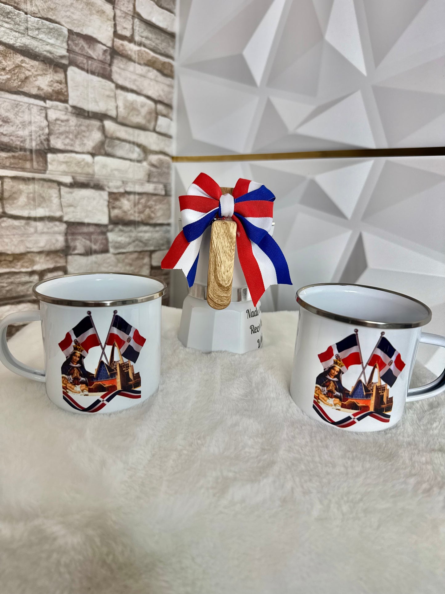 Tazas enamel República Dominicana diseño estilo greca para café
