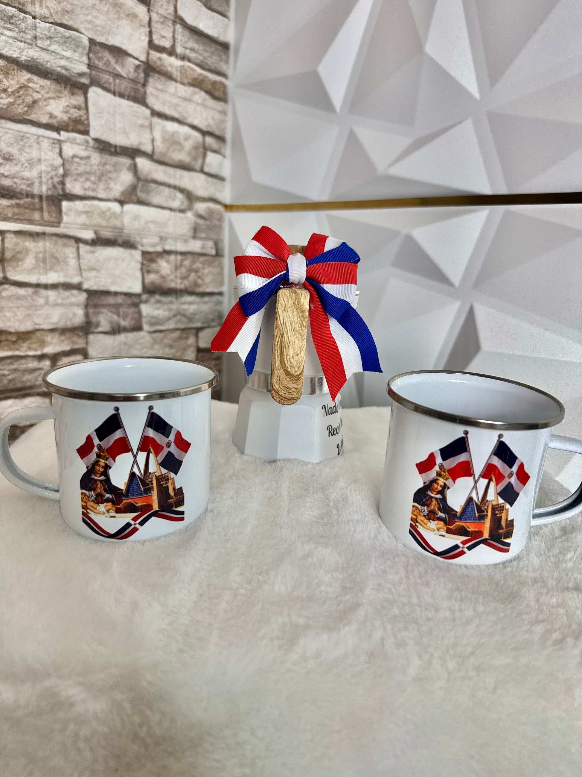 Tazas enamel República Dominicana diseño estilo greca para café
