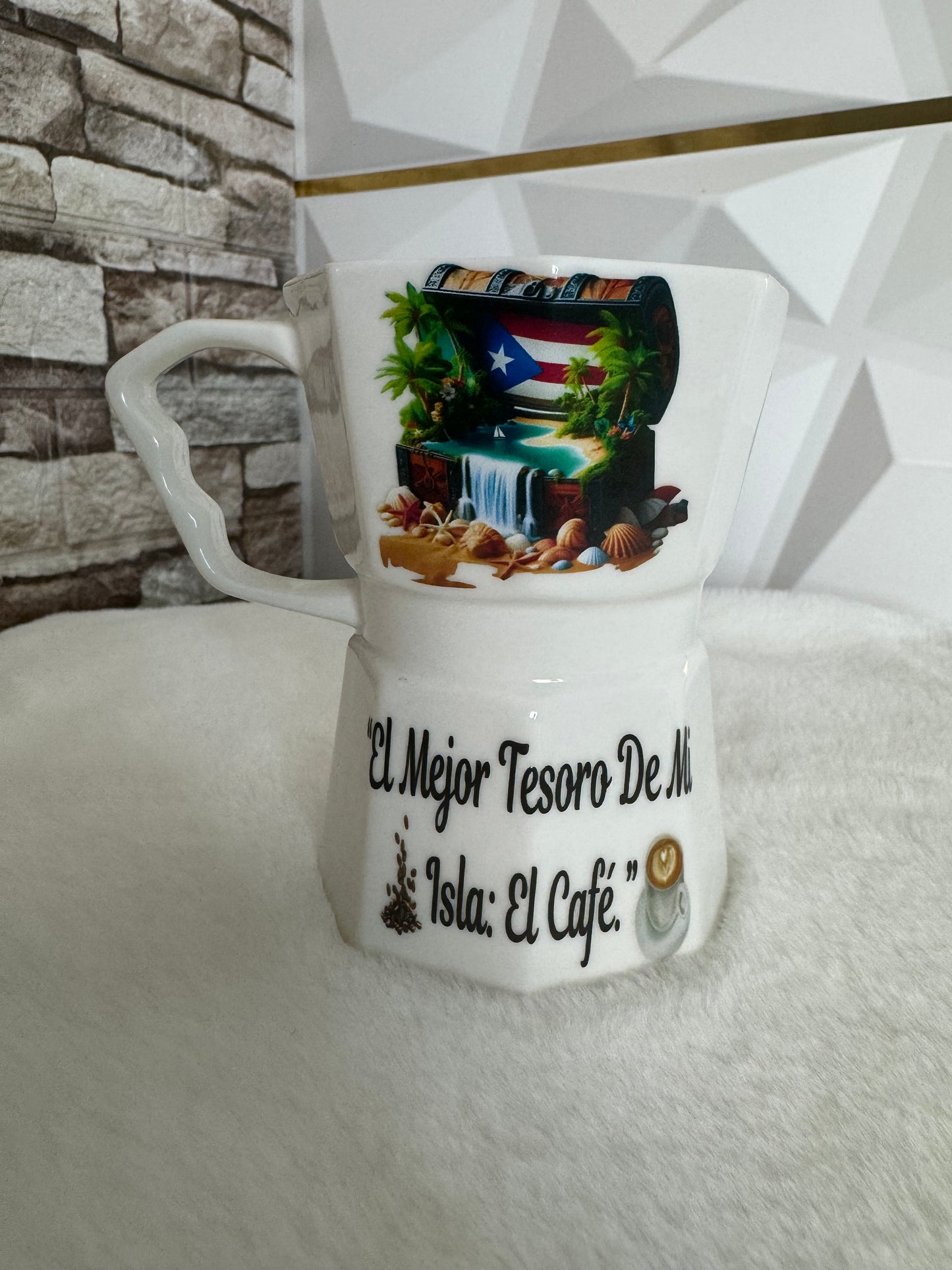 Taza estilo greca de Puerto Rico con bandera y símbolos típicos como el coquí, 12 oz.